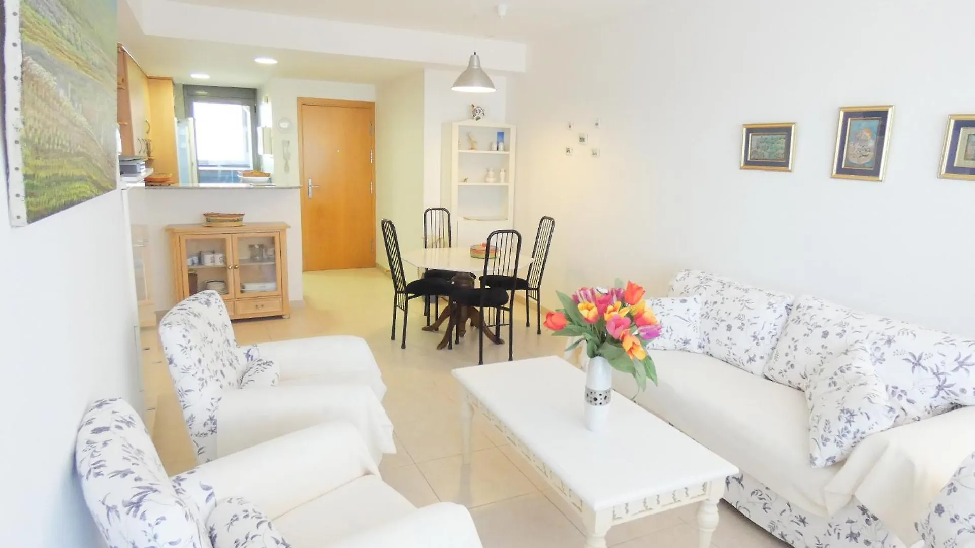 Marbella Apartment Roses