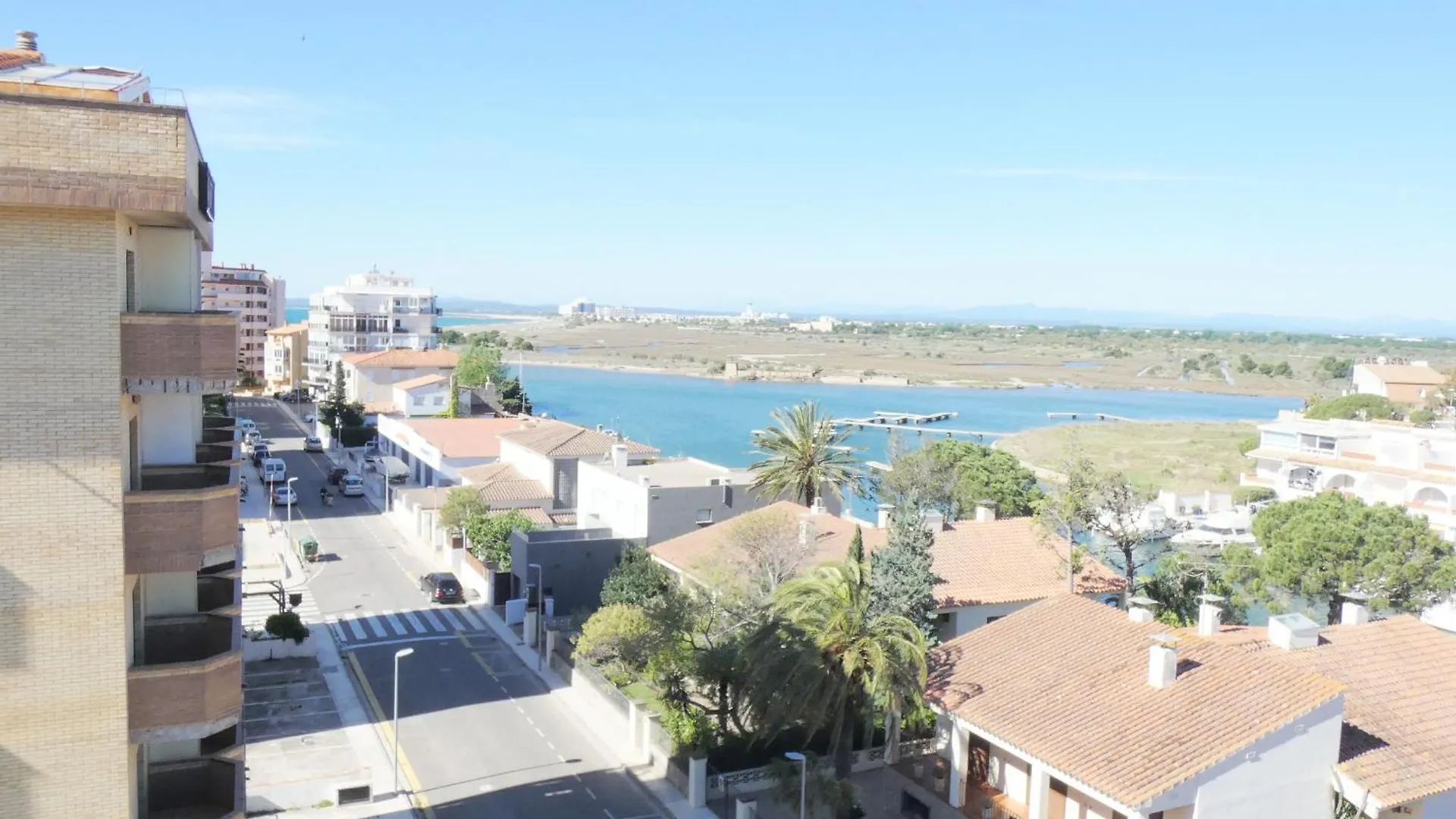 Marbella Apartment Roses